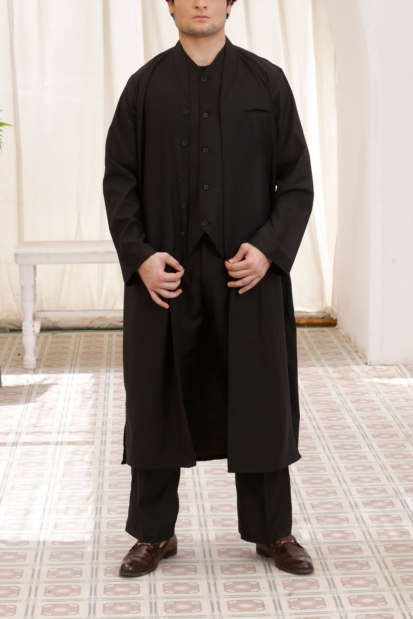 Traditional Arab Black Jumani