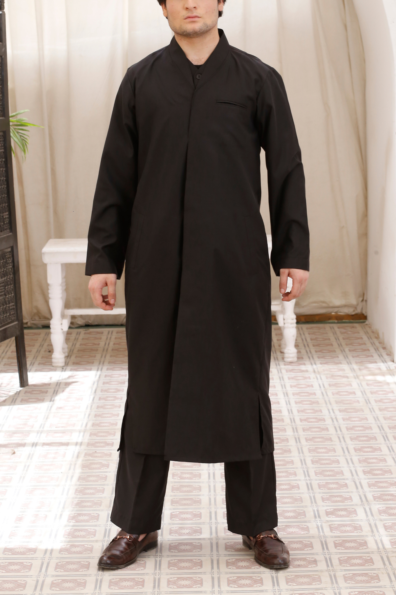 Traditional Arab Black Jumani