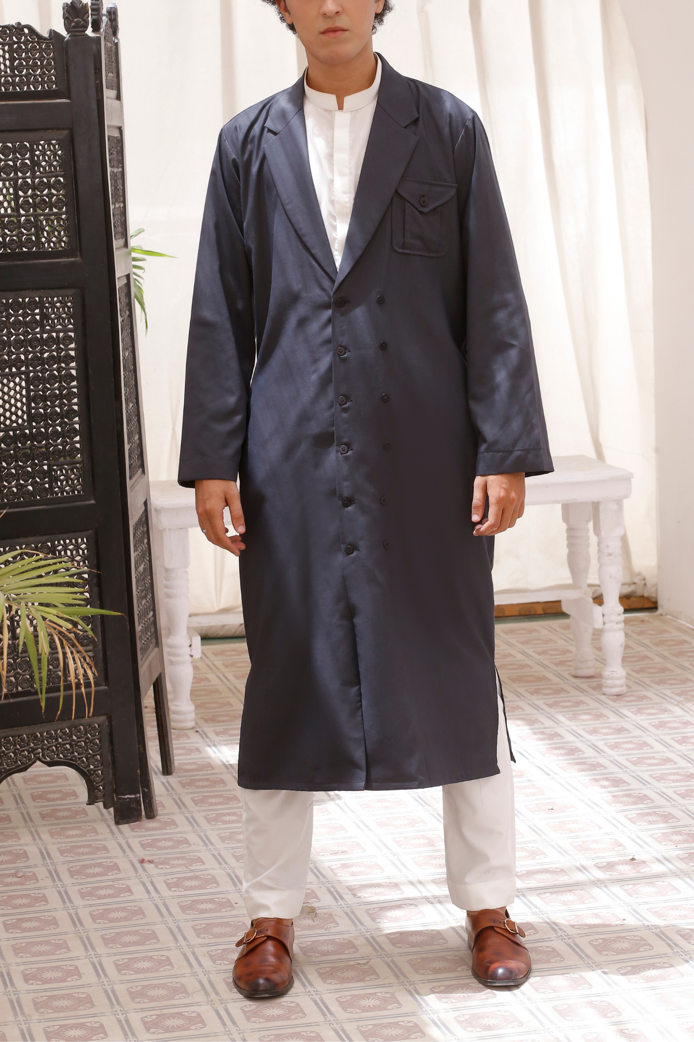 Minimalist Thobe Jumani